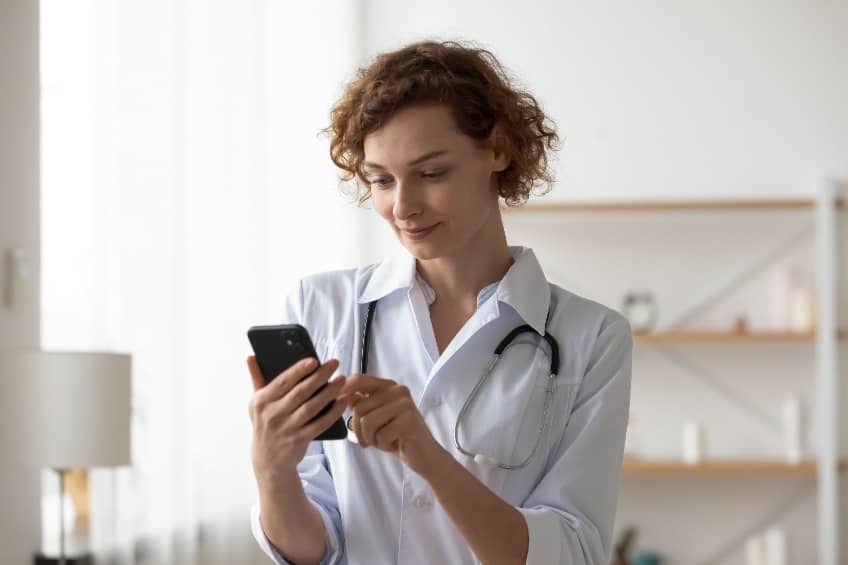 doctor texting patient